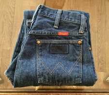 Vintage Wrangler Denim Blue Jeans Womens Sz 9 x 30L Red Tag Cursive Zipper Fly Preowned USA